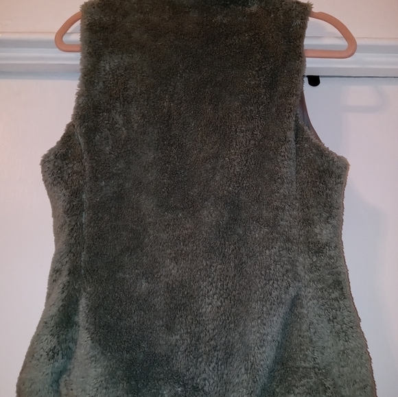 Patagonia Fur Fleece Vest Size Medium - Picture 4 of 4